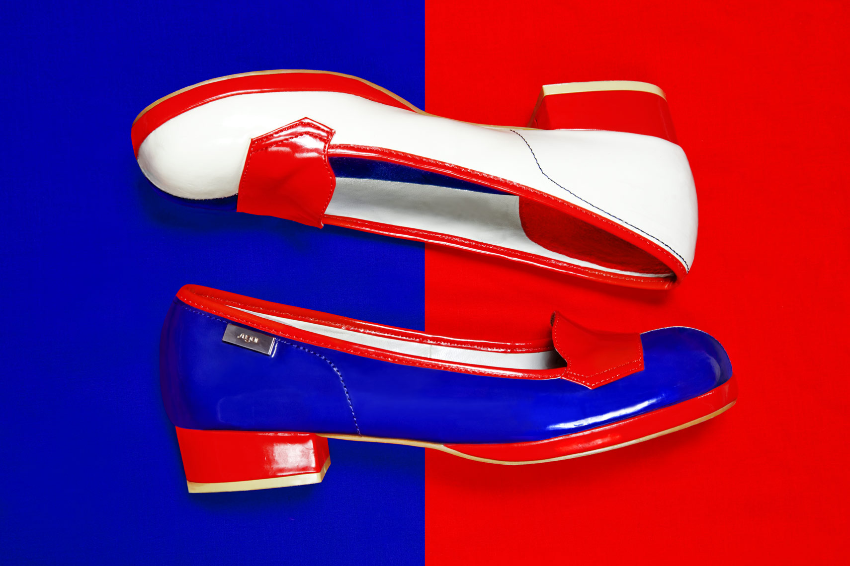 REDBLUE_SHOE_001webres